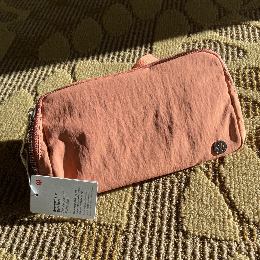 Lululemon Everywhere Belt Bag
